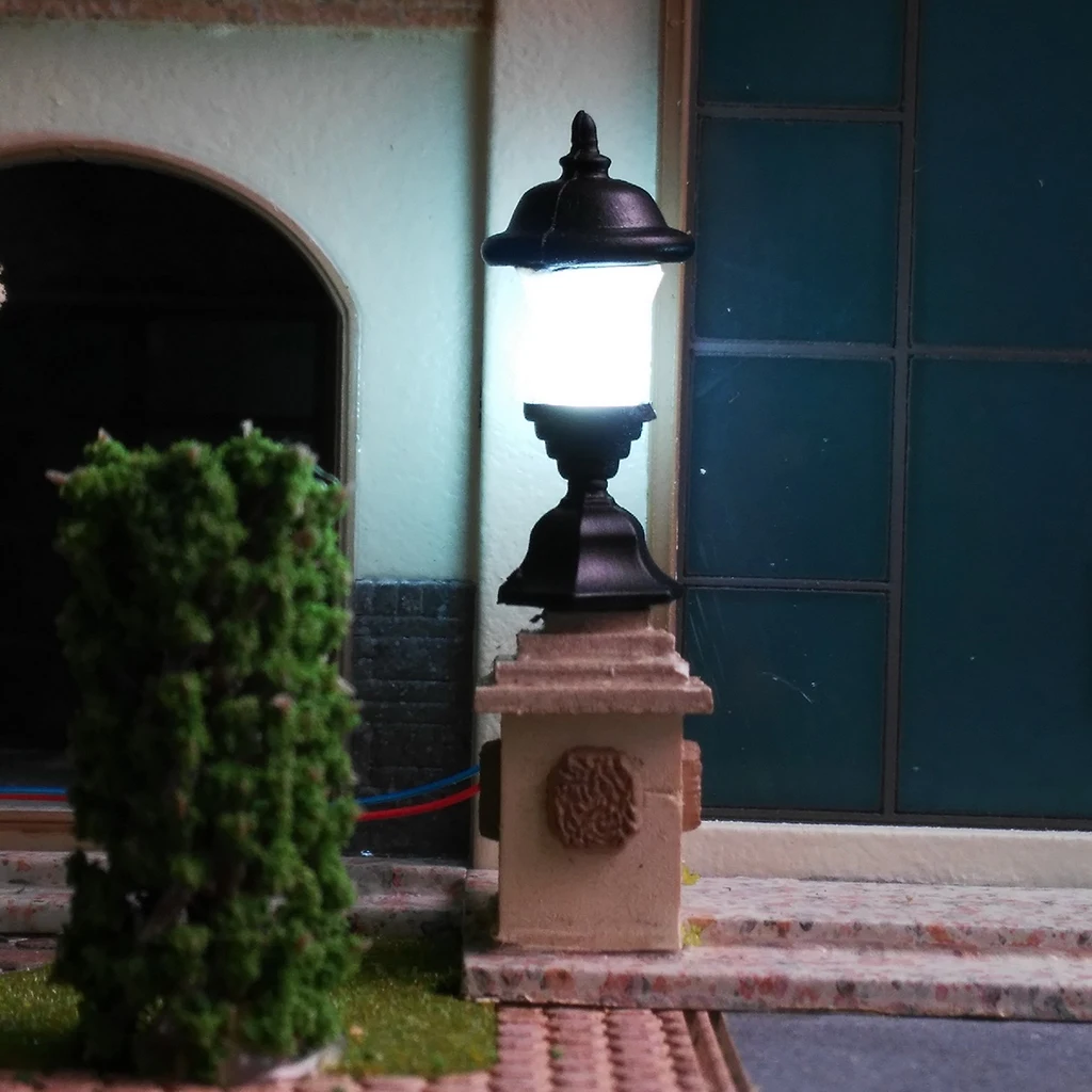 10pcs Railroad Train Lamp Garden Street Light HO Scale 1: 100 Design