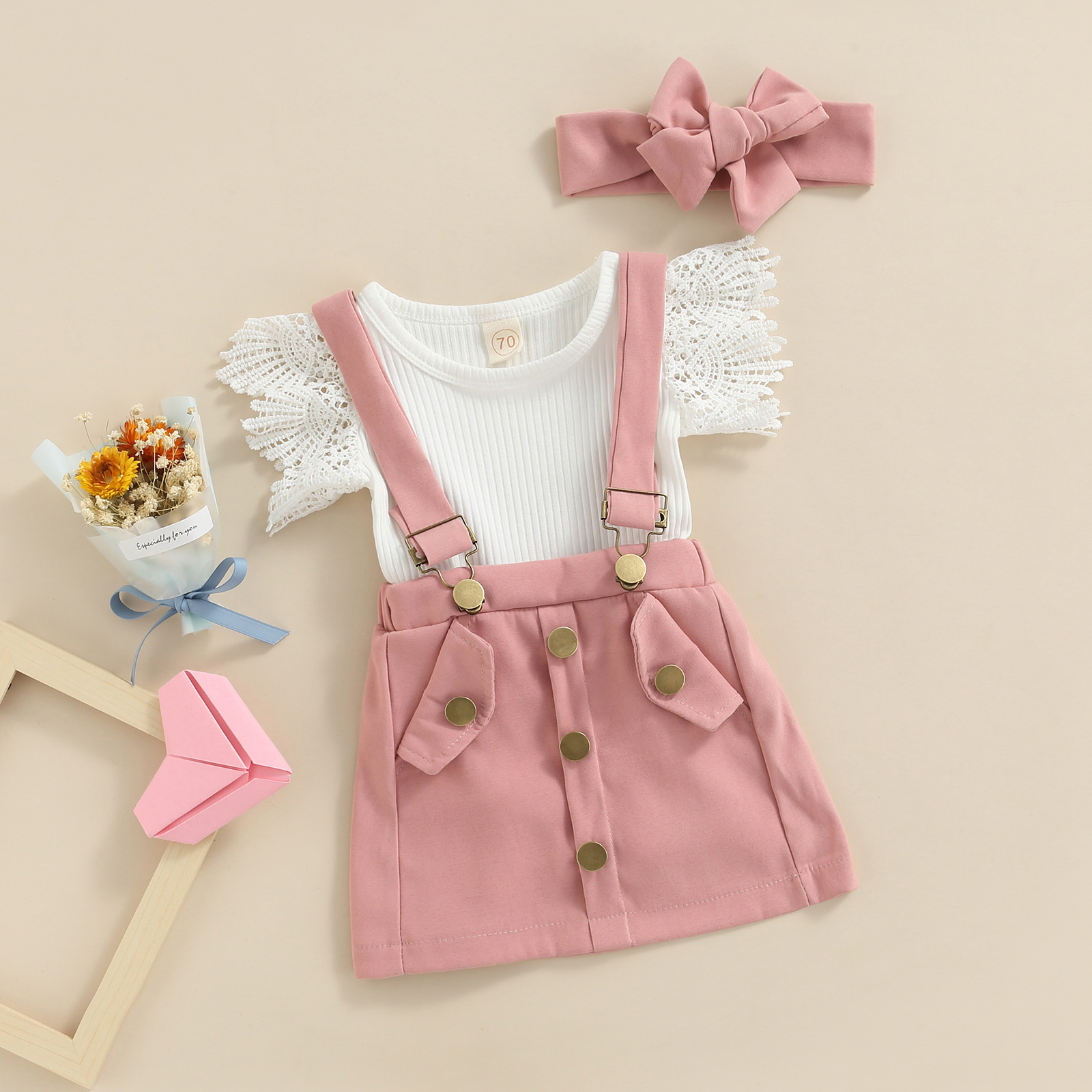 Infant Baby Mädchen Sommer Outfit Sets Weiß Fliegen Sleeve Rippen Romper + Einfarbig Hosenträger Rock + Stirnband – Detail 2