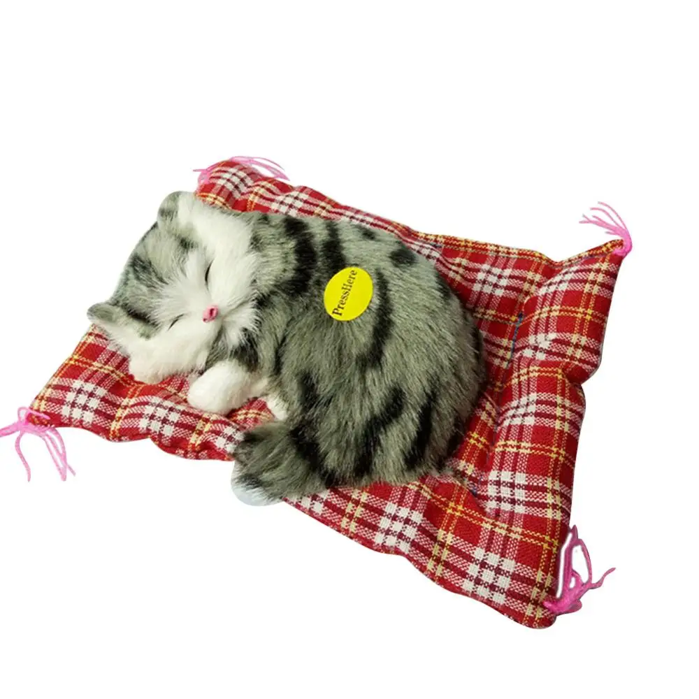 Подушка «Спящая кошка»: ручная работа от хвостика до ушек