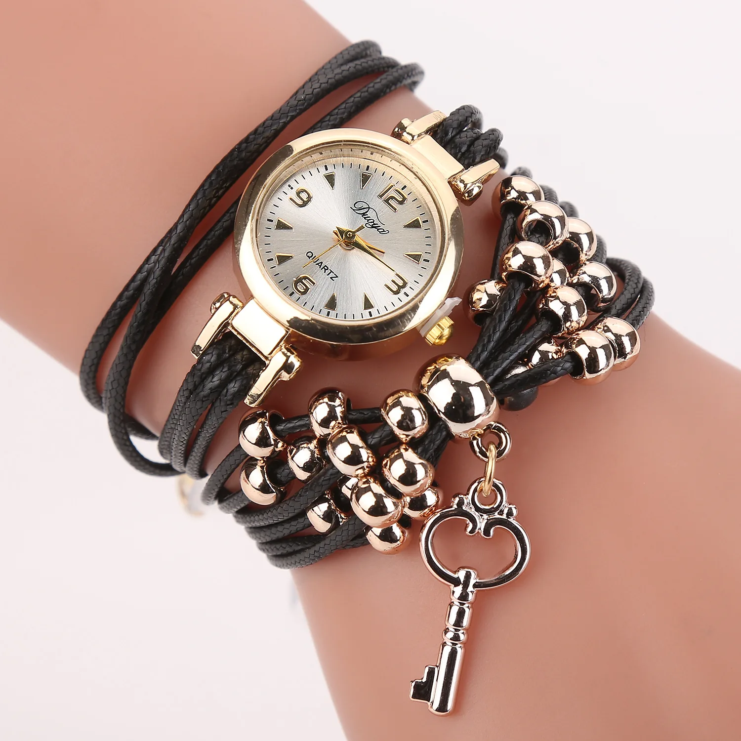 Hot Ladies Watch New Products in 2021 Ladies Pendants Personalized Bracelet Watch New Products in China