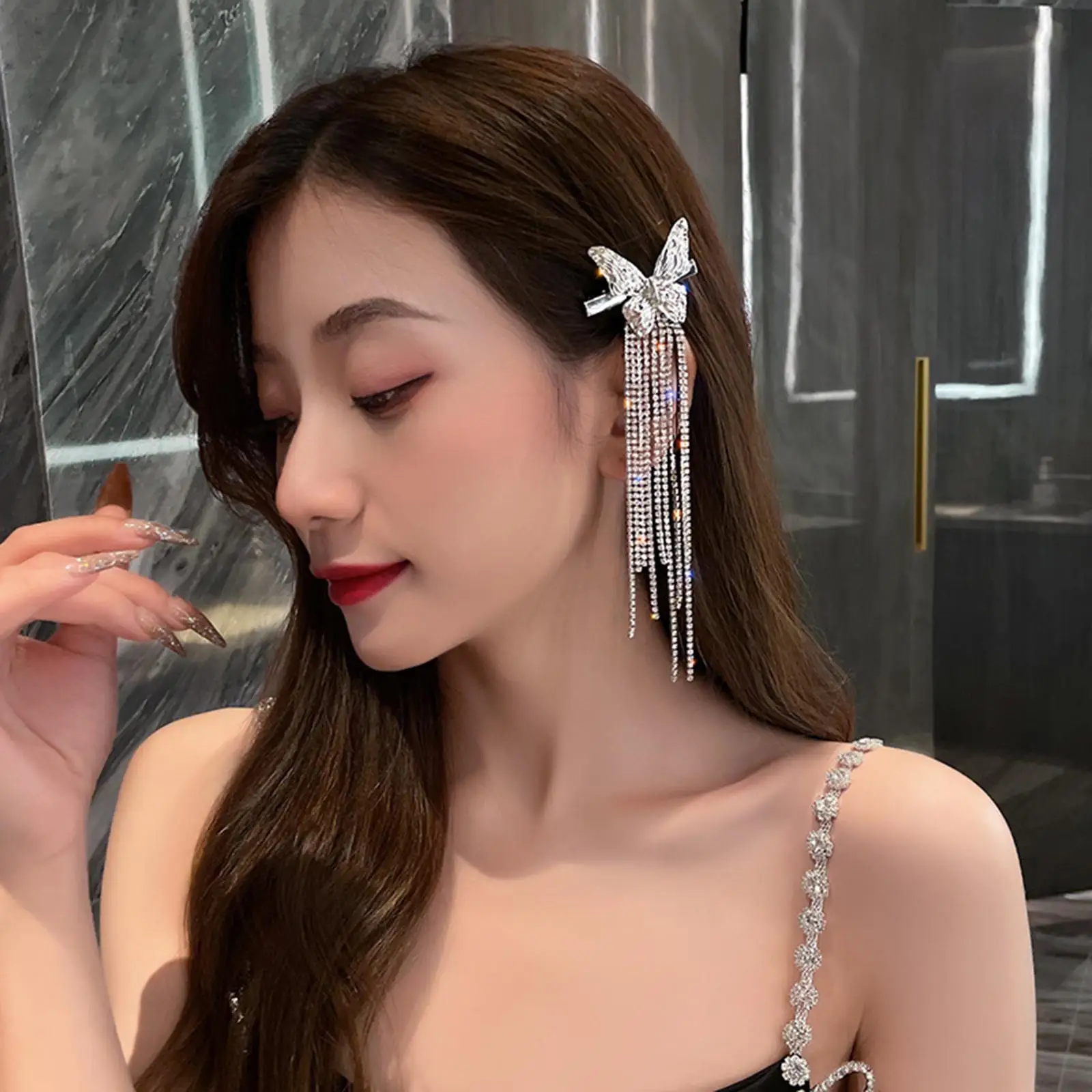 Women Fashion Butterfly Diamond Tassel Hairpin Side Bangs Clip Broken Hair Duckbill Clip Personality Super Long Hair Accessories