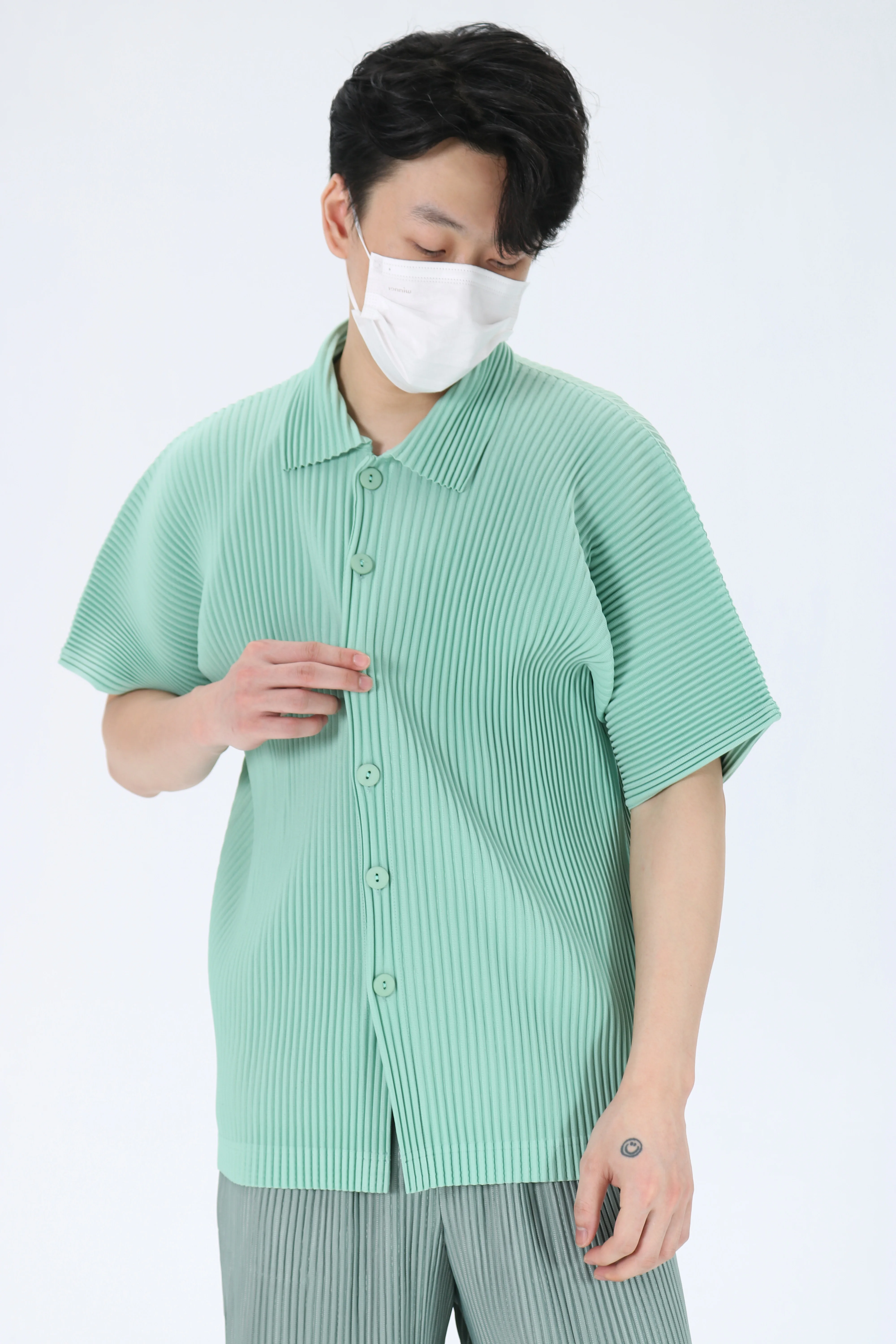 Pleated Polo Shirt  miteigi Homme Plissé Issey Miyaki Men's Casual Short Sleeves ribbed Button Up Loose Vintage Tops Shirts for man in light green Summer plus size mens Business workwear Fashion