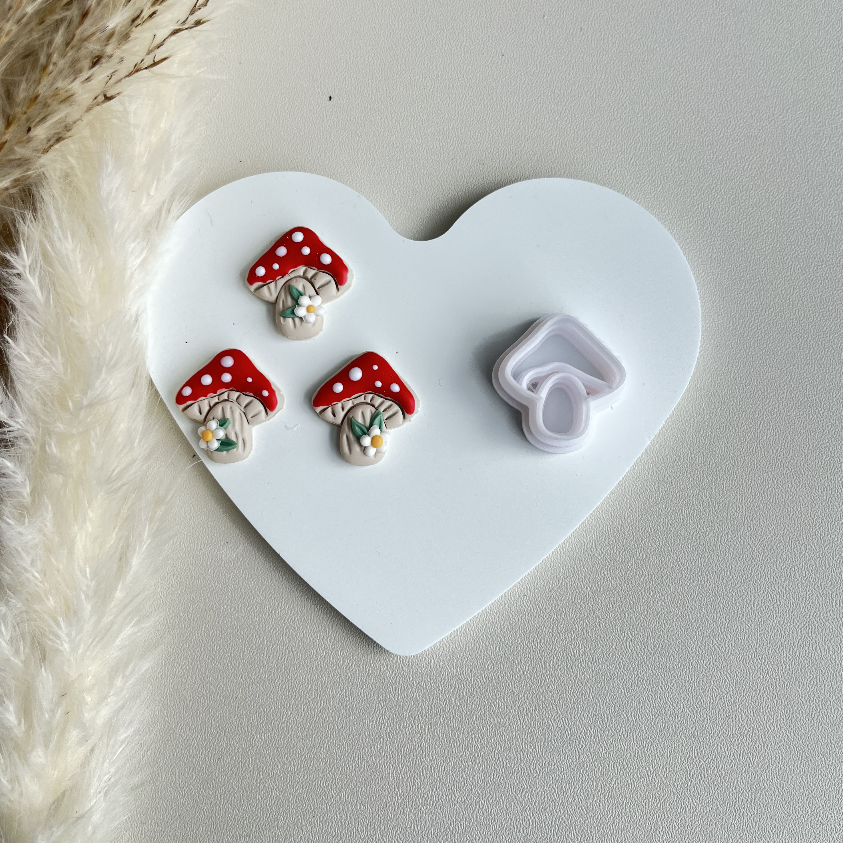 Description Picture 5 of itemCute Mushroom Shape Polymer Clay Cutters Clay Molds With Details For DIY Earrings Printed Pattern Decoration
