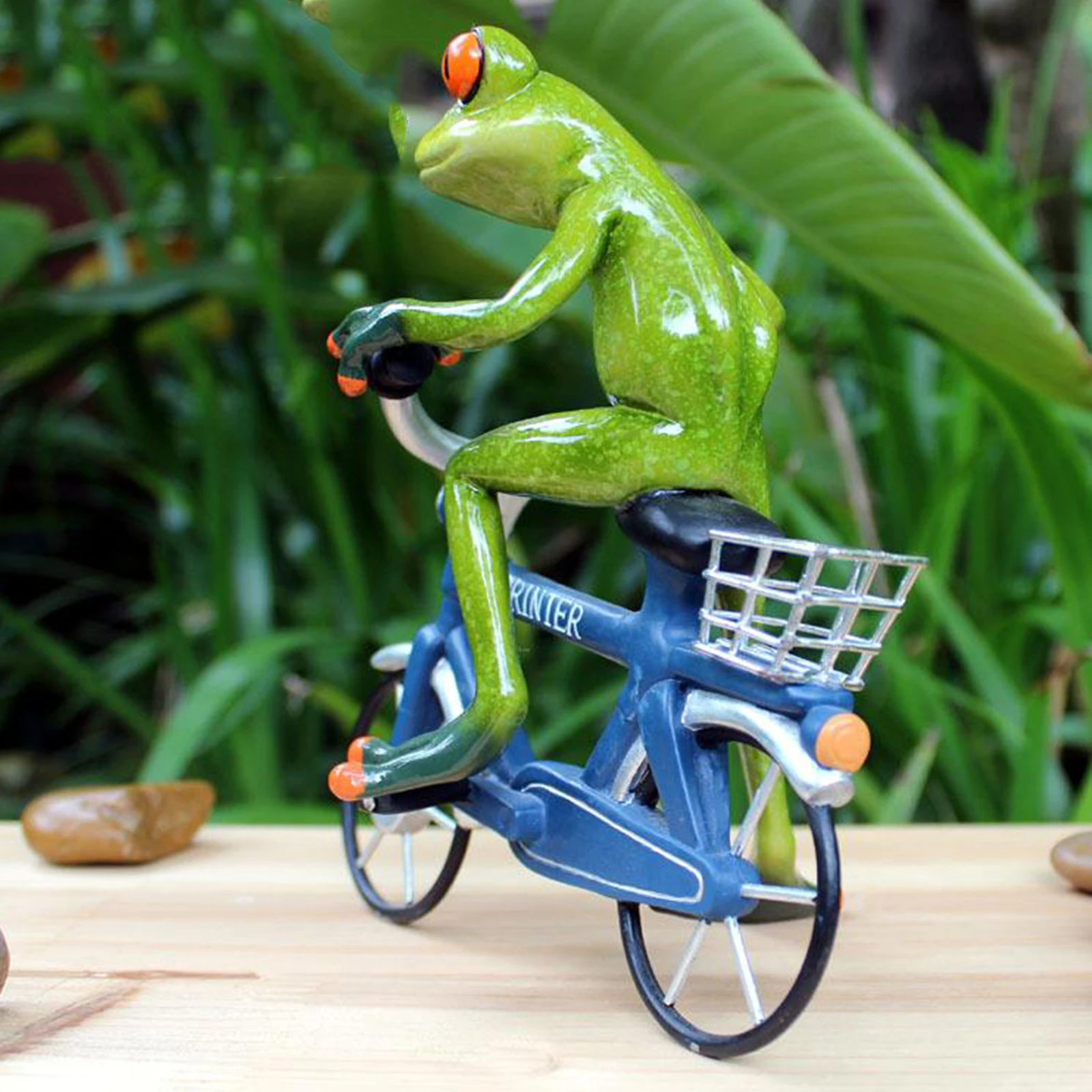 Creative Resin Frog Bicycle Cycling Sculpture Frog Figurine Collectibles Animal Crafts Statue for garden and home Decor