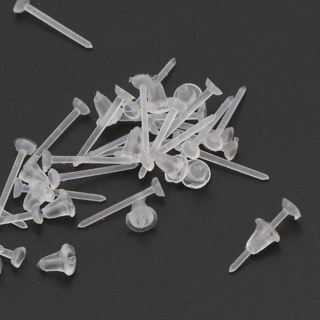 200 Pairs Clear Earrings for Sports, Plastic Transparent Earrings Clear  Stud Earrings Clear Earrings for Women Men Sports Work Jewelry Makings  (3mm