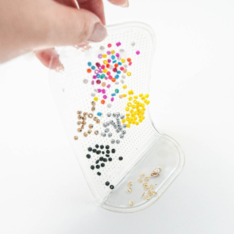 Beading Spoon and Washable Silicone Non-Slip Cushion Bead Picker and Slip-Resistant Mat for Storage Organization 2Piece