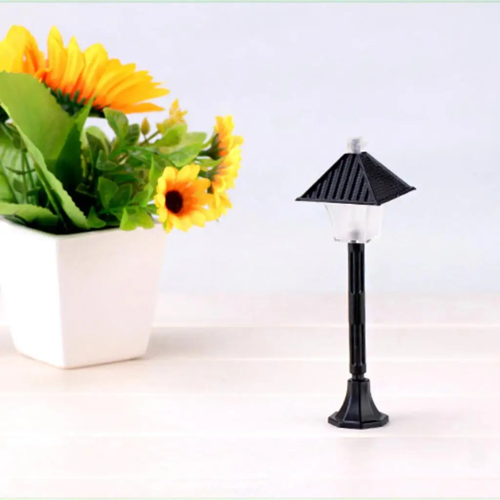 1/12 Railway Train Lamp Garden Lamp Railroad Train Lamp for Scenery Landscape Micro Building Layout Train Model Decor