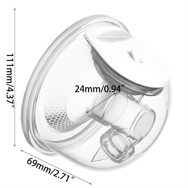 Modelo desfila usando un sacaleches de lo más innovador, Elvie Pump