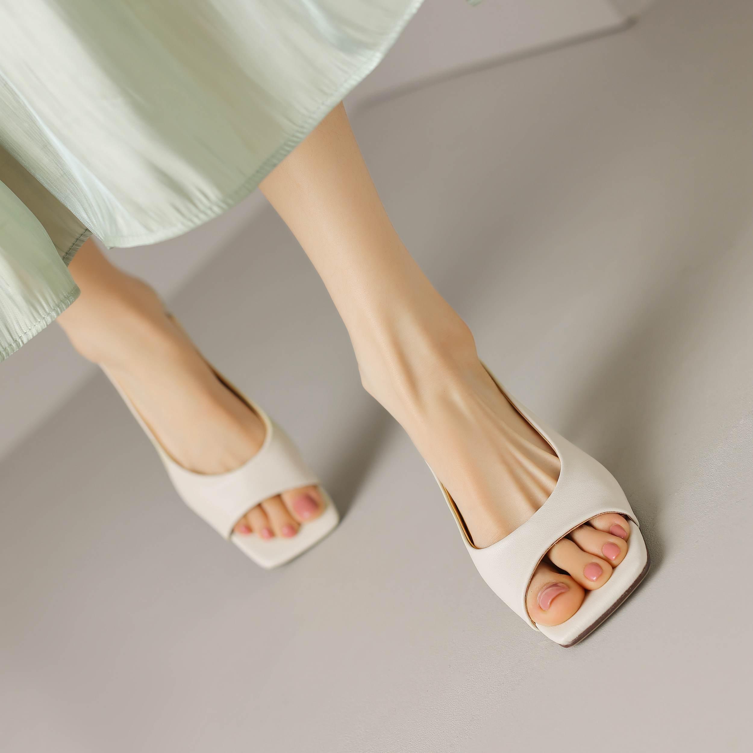 Krazing Pot Cow Leather Slip On Slingback Silver Color Peep Toe Summer Shoes Preppy Style Gorgeous Thin High Heels Sandals Women