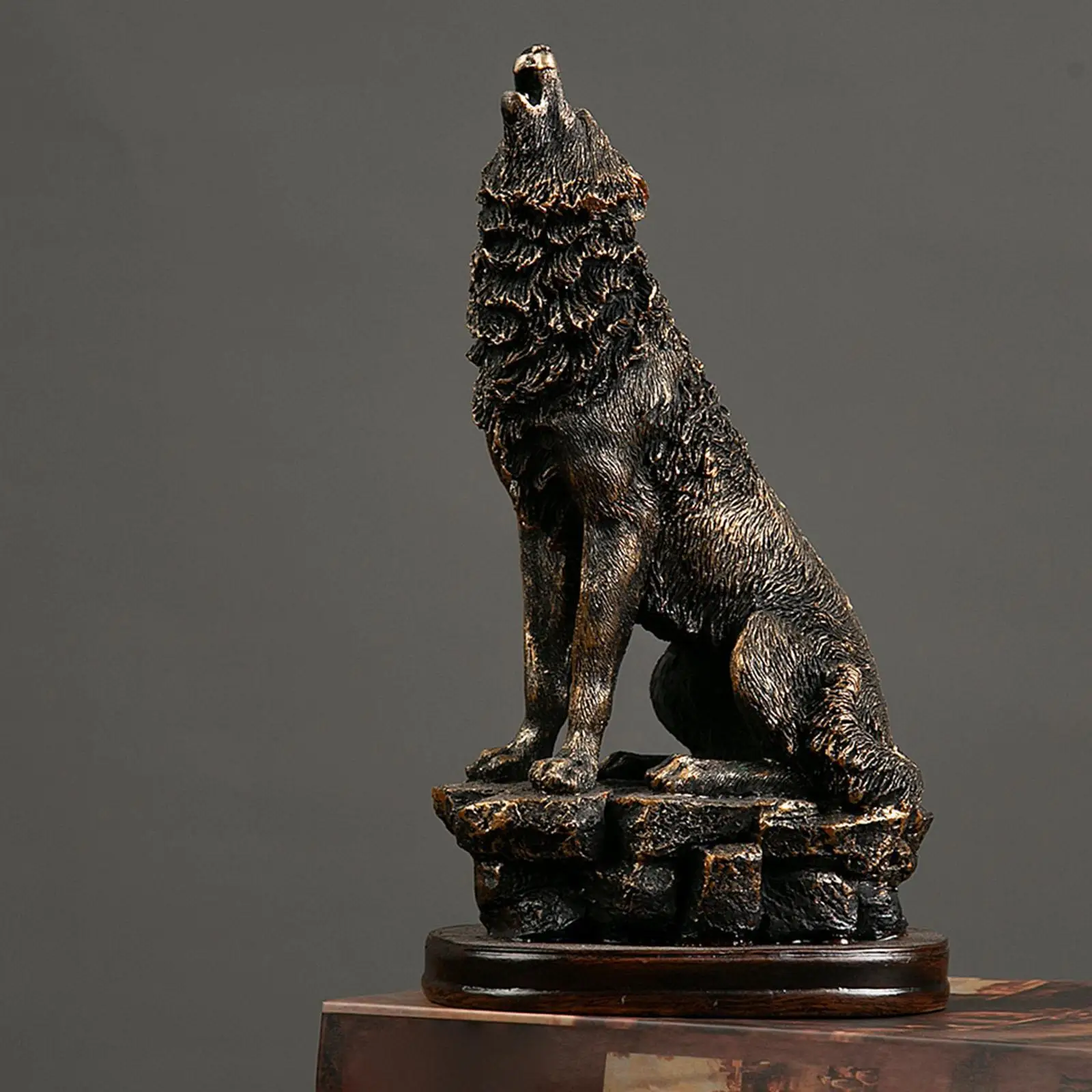 Wolf Figurine Creative Tabletop Resin Sculpture for Dining Room Decor Cabinet