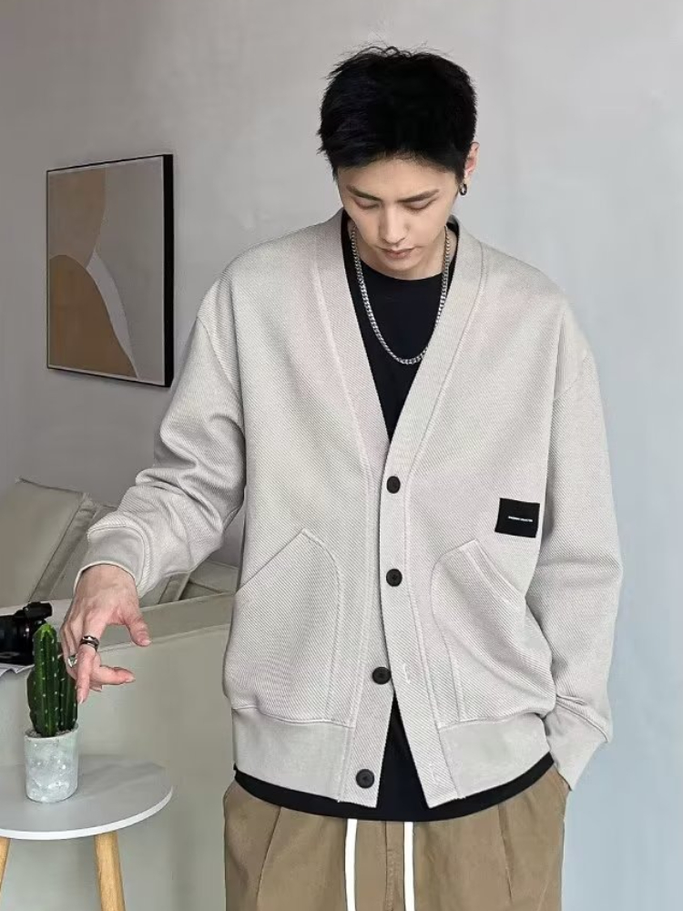Description Picture 6 of itemSolid Cardigan Men Single Breasted V-neck Pockets Fashion Spring Autumn Japanese Style Loose Simple Slouchy Temperament Chic