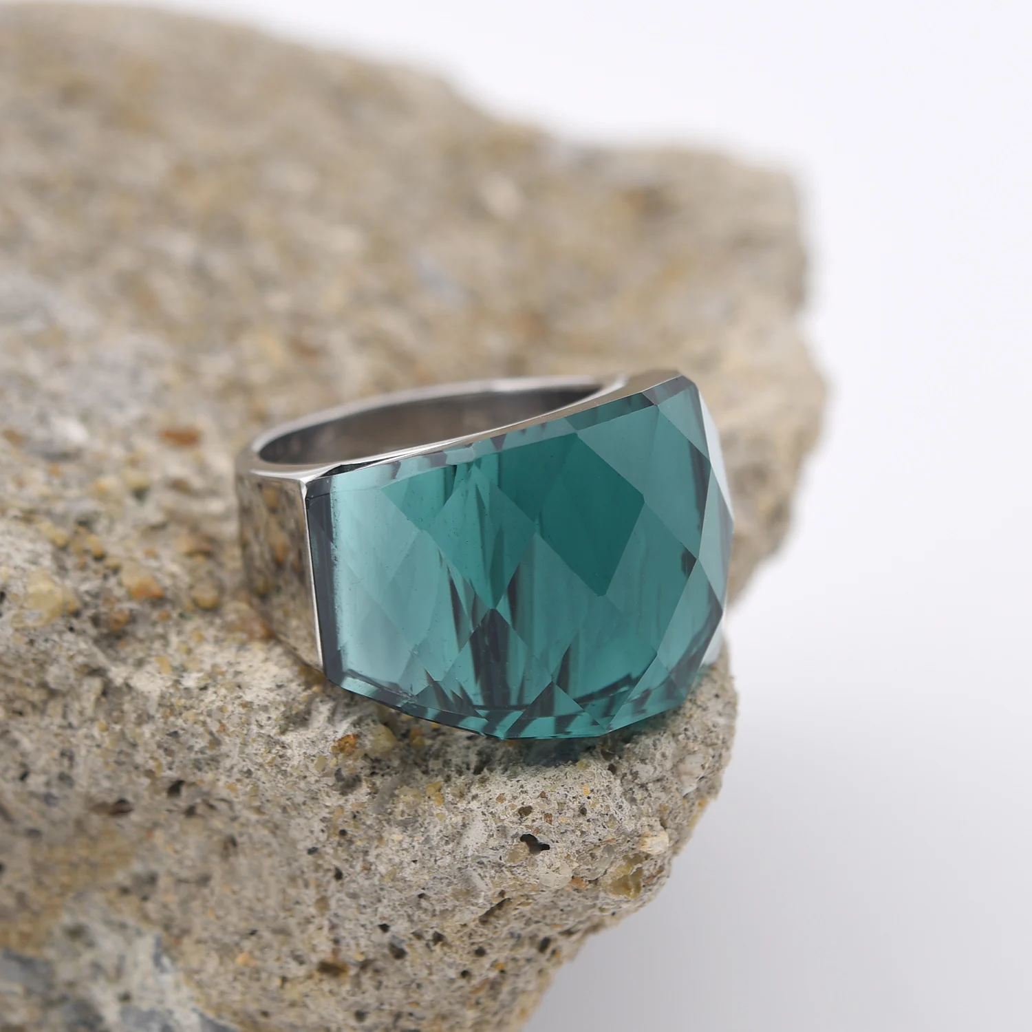 Herren/Damen Hochwertiger Luxus-Edelstahl-Ring im Multi-Edelstein-Stil, klassischer Trend-Schmuck – Detail 3