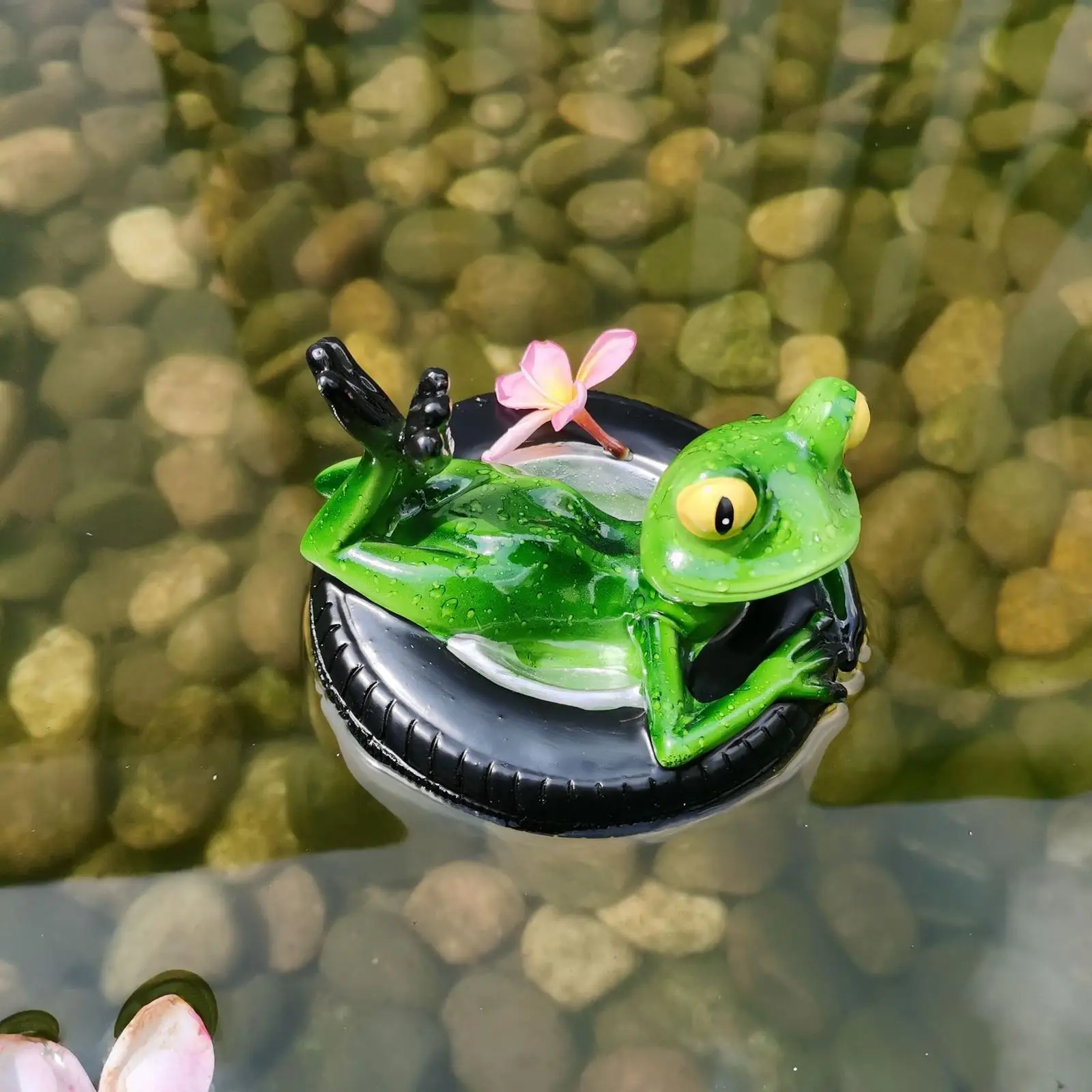 Lovely Floating Frogs Statue Simulation Animal Art Craft Resin Frog Figurine for Pond Outdoor Ornament Garden Decoration Gift