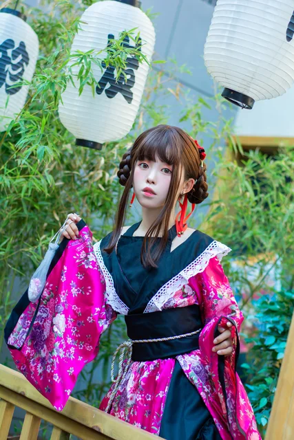Pose dinâmica da garota de anime coreana dark elegance em vestido gótico  ombro a ombro