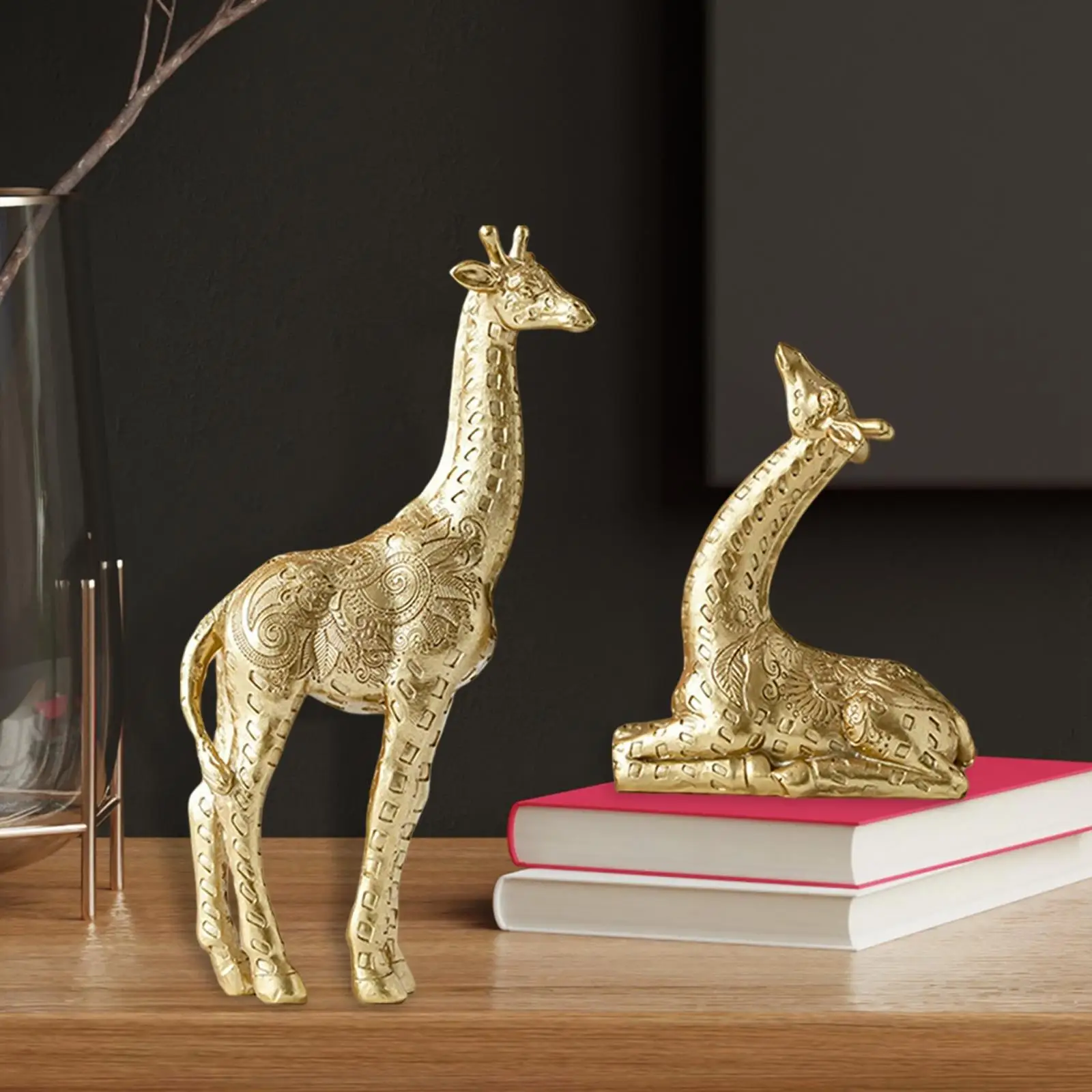 Creative Giraffe Statue Collectable Craft Animal Sculpture Figurine Ornament Resin for Desktop Restaurant Dining Room Decoration