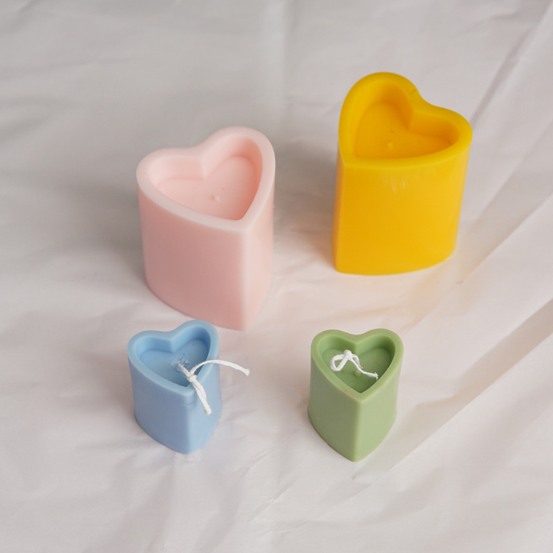 Description Picture 4 of itemMulti Size Acrylic Love Pillar Candle Mold Heart Shape Plastic Candle Making Set DIY Valentine's Day Gift Wedding Decor Souvenir