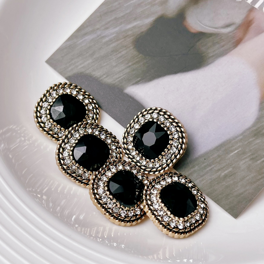 Description Picture 5 of item5 Pieces Retro High -end Diamond Buckle Square Metal Buttons Fashion Ladies Coat Sweater Decoration Handmade Sewing Buttons