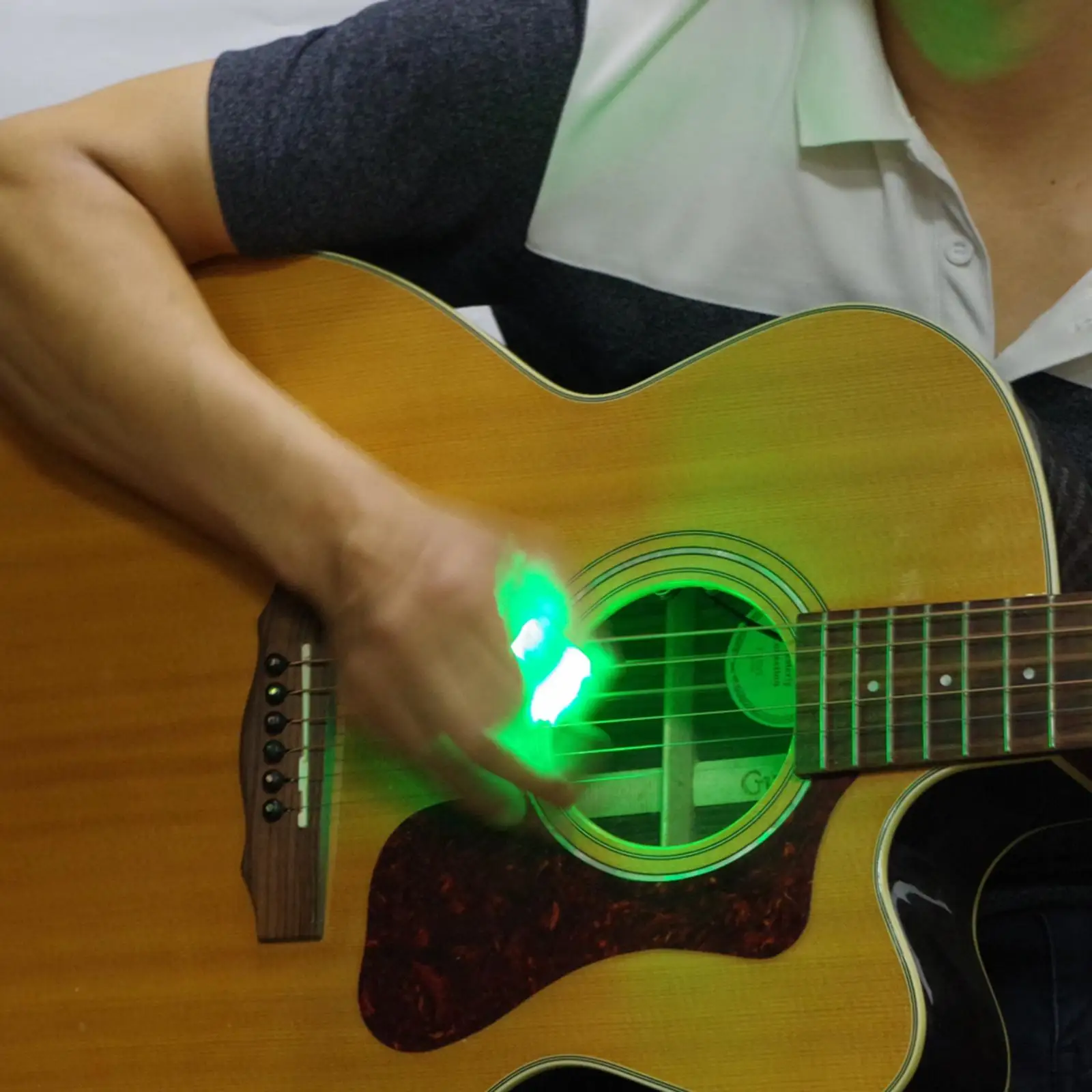 Guitar Ukulele LED Pick Shining Luminous Plectra Non-slip Guitar