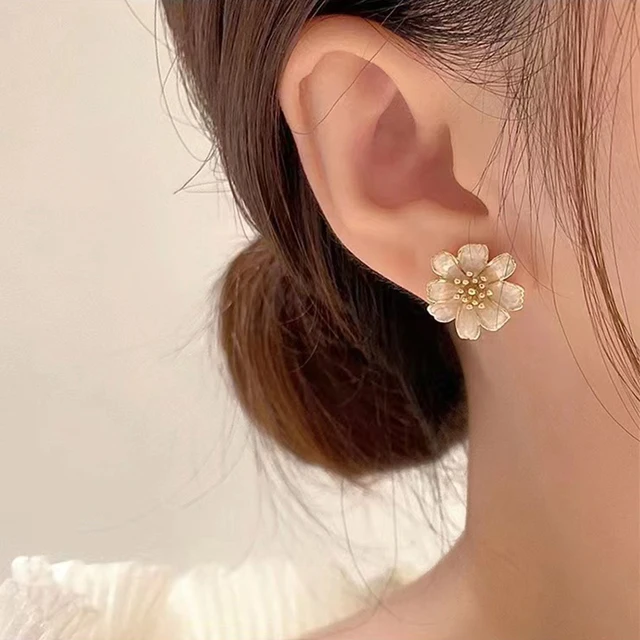 Houchu Female Earrings Japanese Retro Korean Style Ear Stud Lovely Sweet  Two Ways to Wear Luxury French New Year Earrings(red)