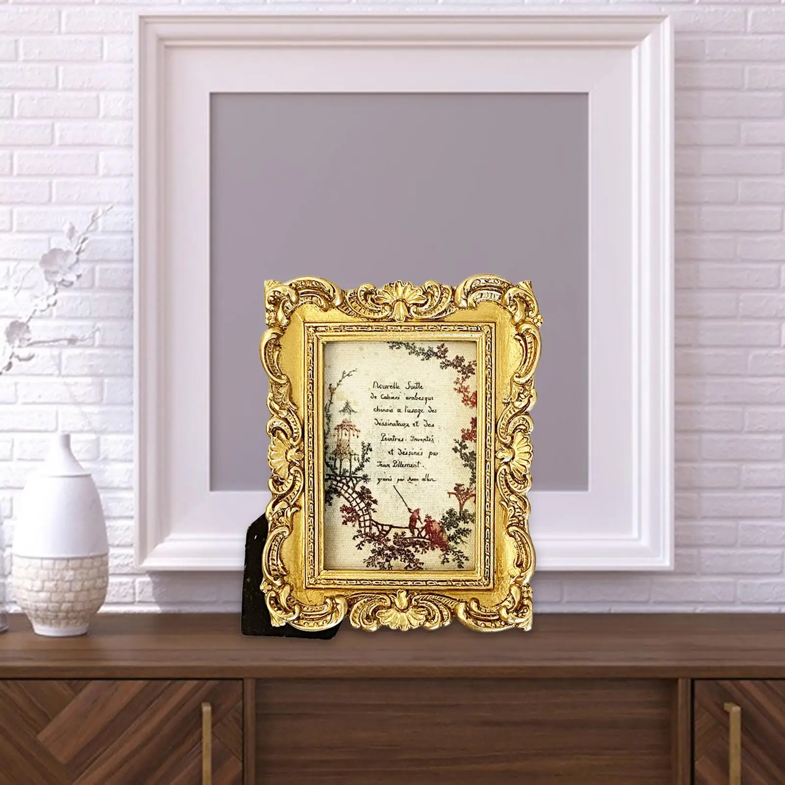 Antique Photo Frame Resin Golden Carved Photo Gallery Art Ornate Desktop and Wall Hanging for Retro Home Decor Gift Ideas