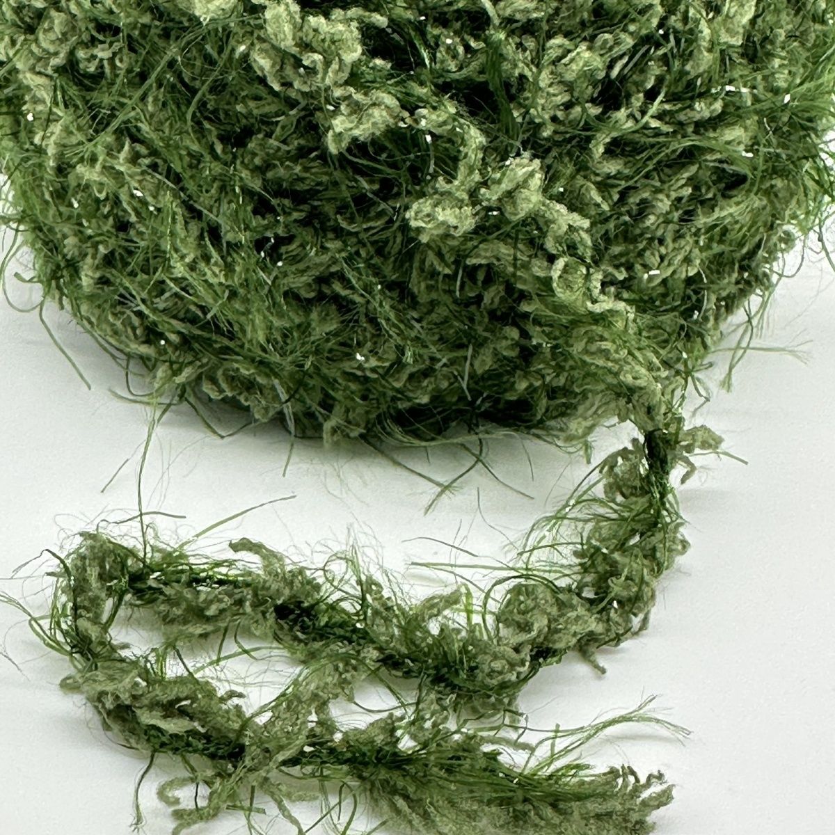 Description Picture 4 of itemGreen Long Hair Yarn with Sequins Christmas Tree Green Wool DIY Material Package with Soft Wiring 100g Moss Carpet Thread Yarn