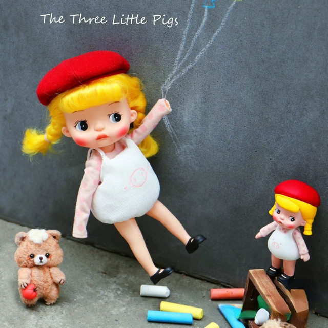 HOLALA DOLL The Three Little Pigs with Mini HOLALA or PIPITA Cute