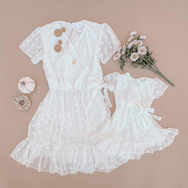 Summer V-neck Mother Daughter Dresses Women Girls Short Sleeve Beach Dress  Mommy And Me Family Matching Clothes Family Outfits - Family Matching  Outfits - AliExpress