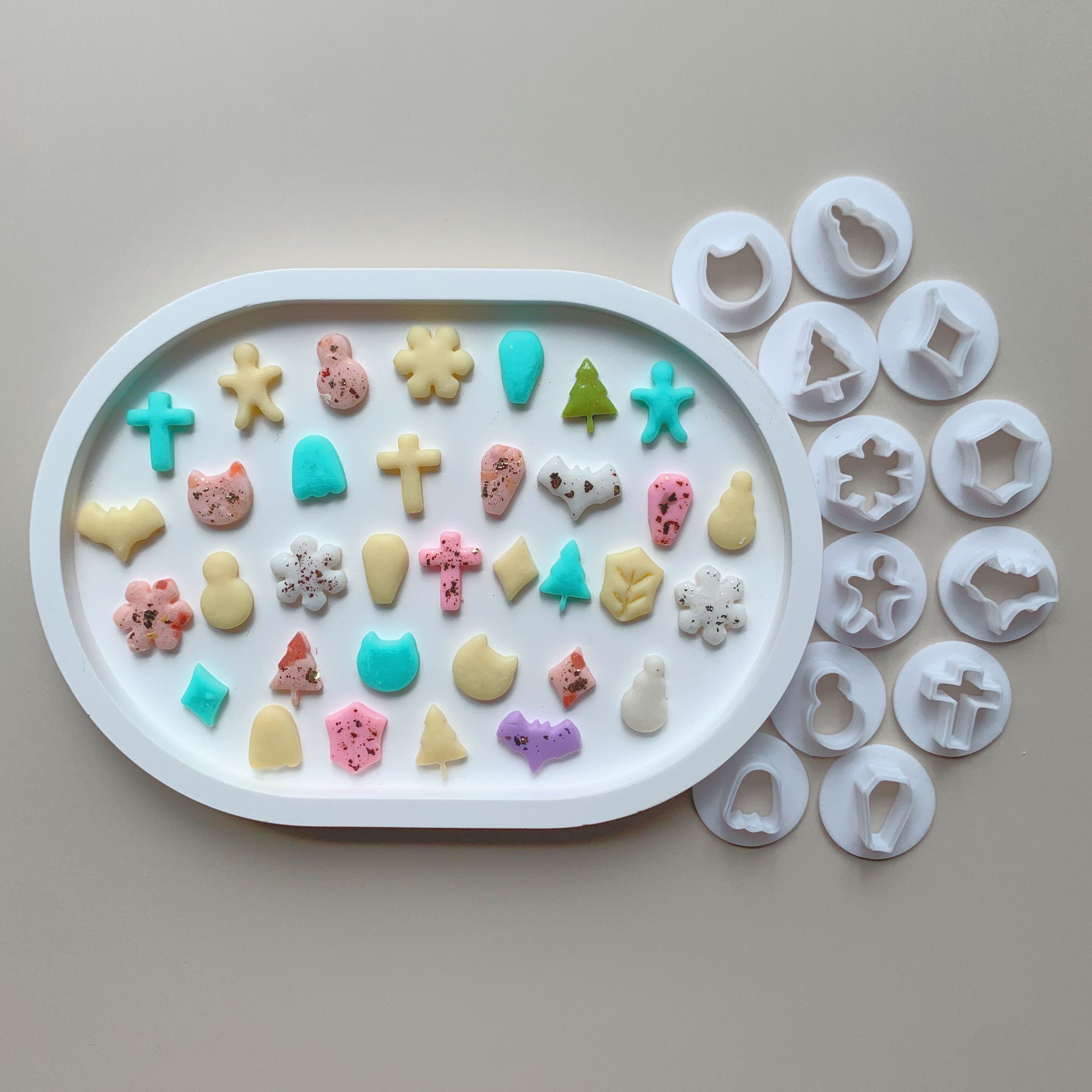 Description Picture 2 of itemChristmas Halloween Theme Snowman/Bat/Tree Shape Mini Polymer Clay Cutters Clay Cutting Mold For DIY Earrings Jewelry Decoration