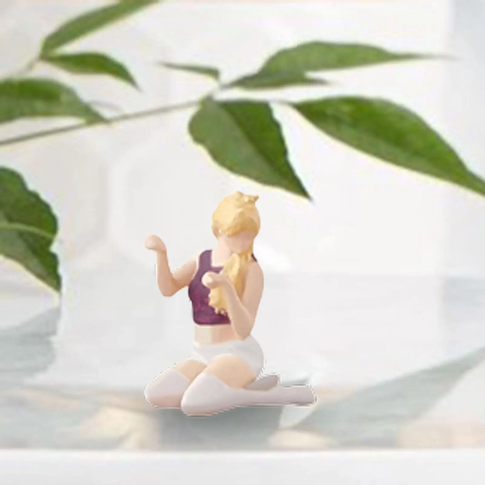 1/64 Figure Housemaid Miniature Scene Resin Handpainted Figurine Doll for S Gauge Fairy Garden Accessory Diorama Scenery Layouts