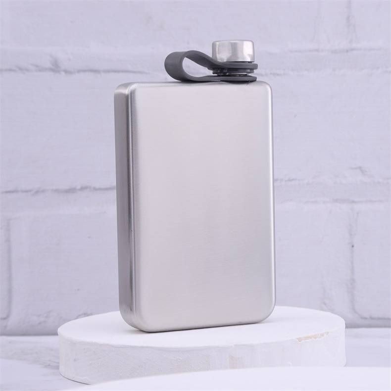 Description Picture 4 of item9oz Portable Pocket Hip Flask Outdoor Travel Stainless Steel Wine Bottle Flask Whiskey Wine Pot Metal Alcohol Flasks Men
