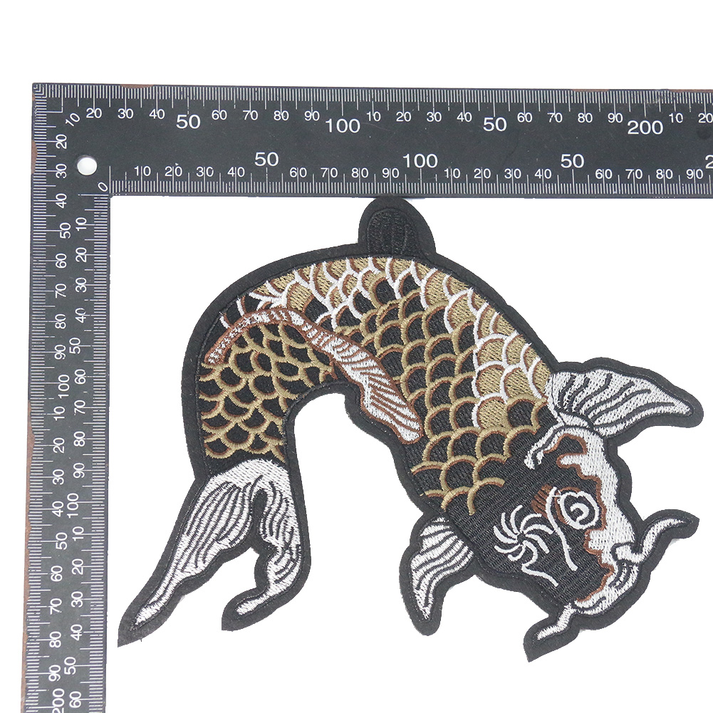 Große Karpfen-Stickerei, selbstklebend, zum Bügeln, dekoratives Zubehör, Kleidung, Bettwäsche, Heimstoffe, DIY-Patch, Reparaturaufkleber – Detail 5