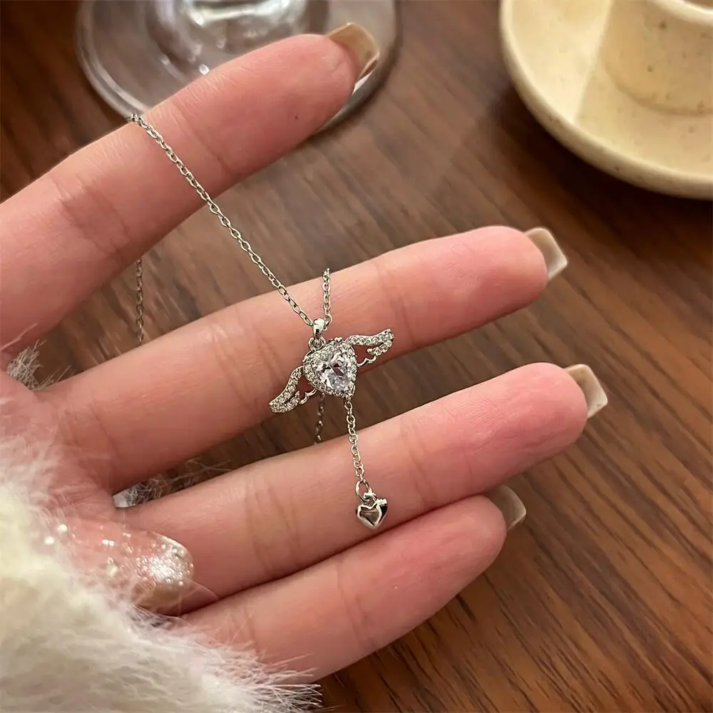 Crystal Angel Wings Heart Pendant Necklaces Ladies Girl Simple Y2K Pink White Zircon Love Elegant Necklace Women Jewelry 2023