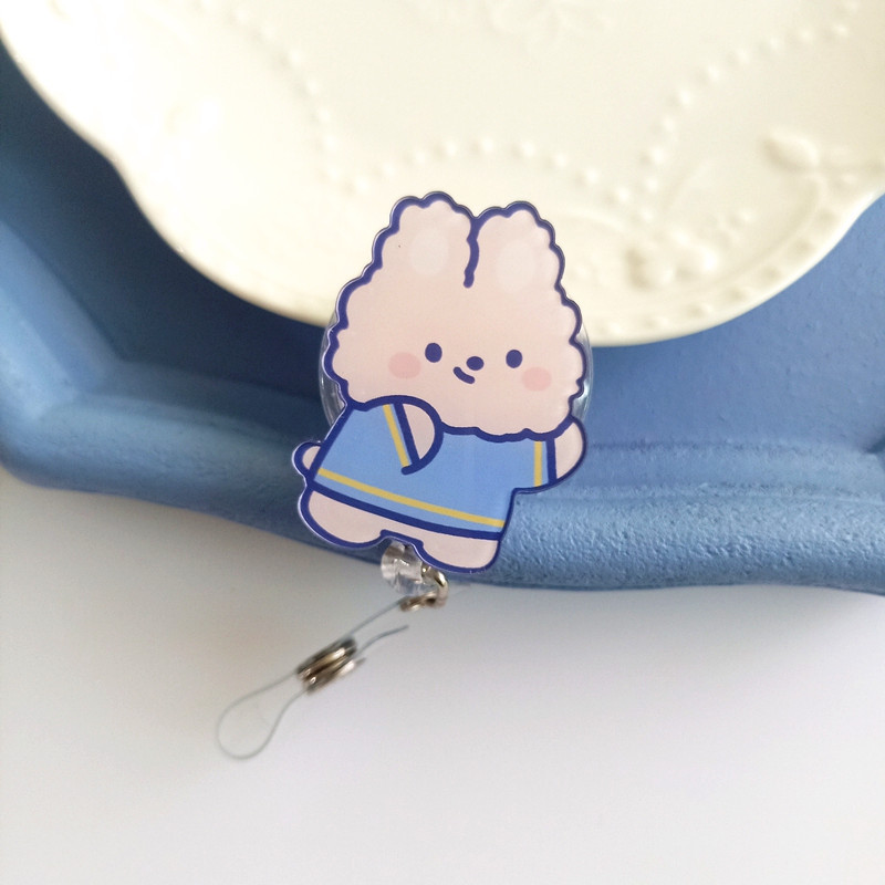 Neues Design, 1-teilig, ausziehbare Krankenschwester-Abzeichenrolle aus Acryl, niedlicher Anime-Häschenbär, Studenten-Namensschild, Ausweishalter, Schlüsselanhänger, Umhängeband – Detail 10