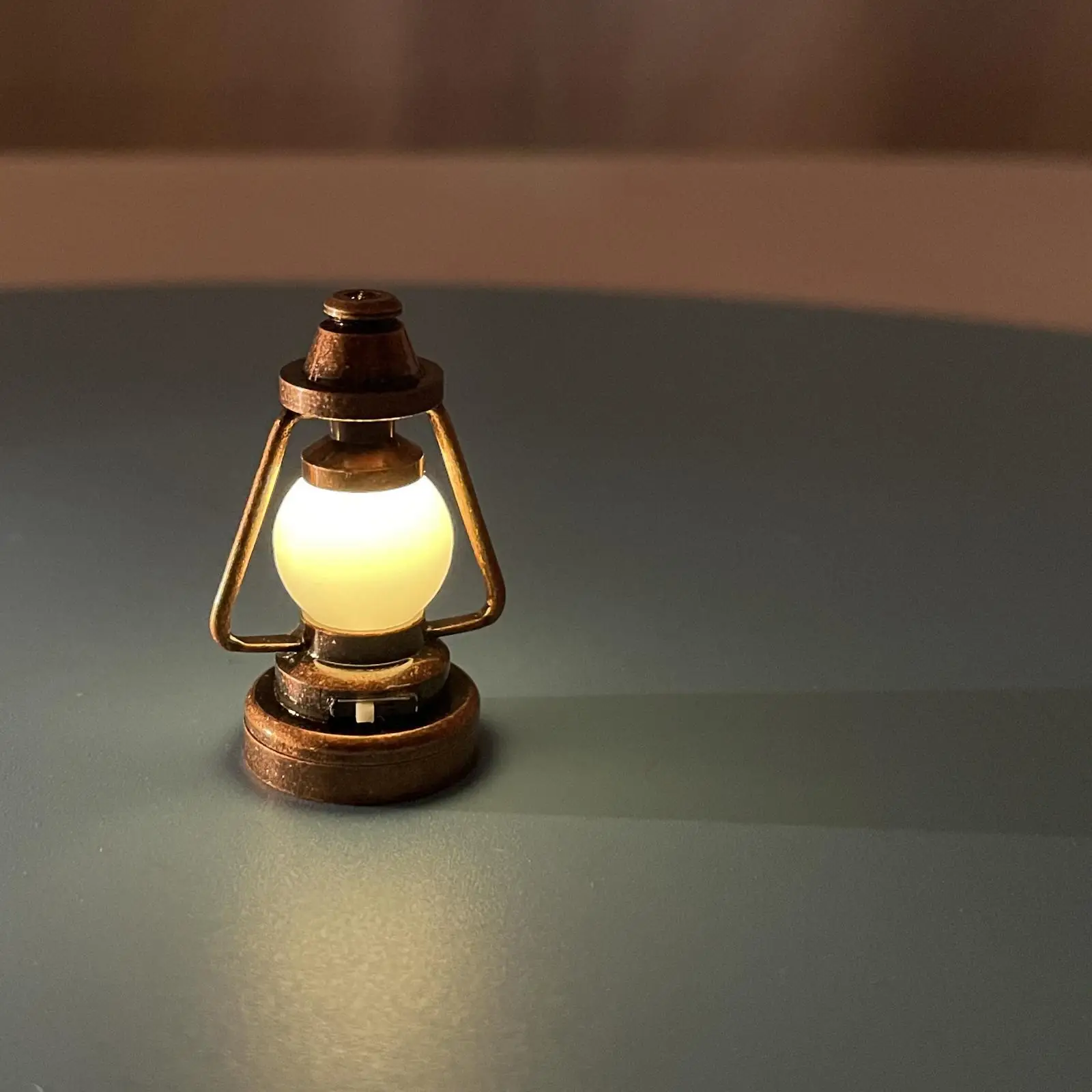 1/12 Scale Dollhouse Lantern Lamp Battery Powered Light Retro Dollhouse