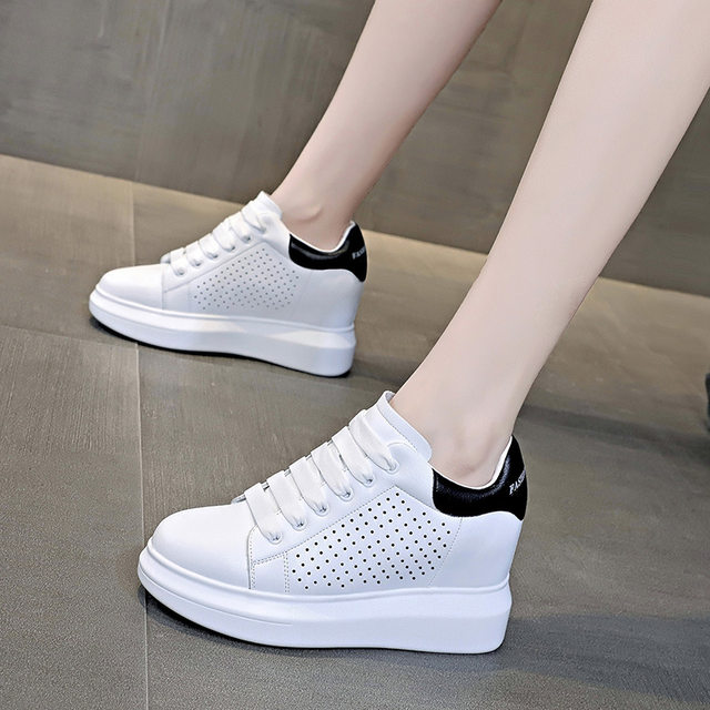 White sneakers fashion women 2019