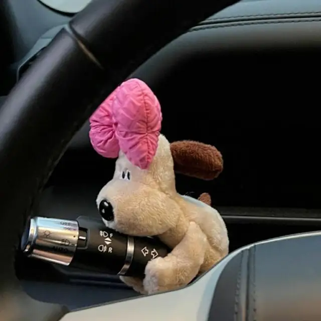 AWINGGILA Car Decoration Dog, Wiper Shift Handle Decorative Doll,  Personality Car Plush Doll Decoration, Cute Creative Gift Car Decoration  (Pink)