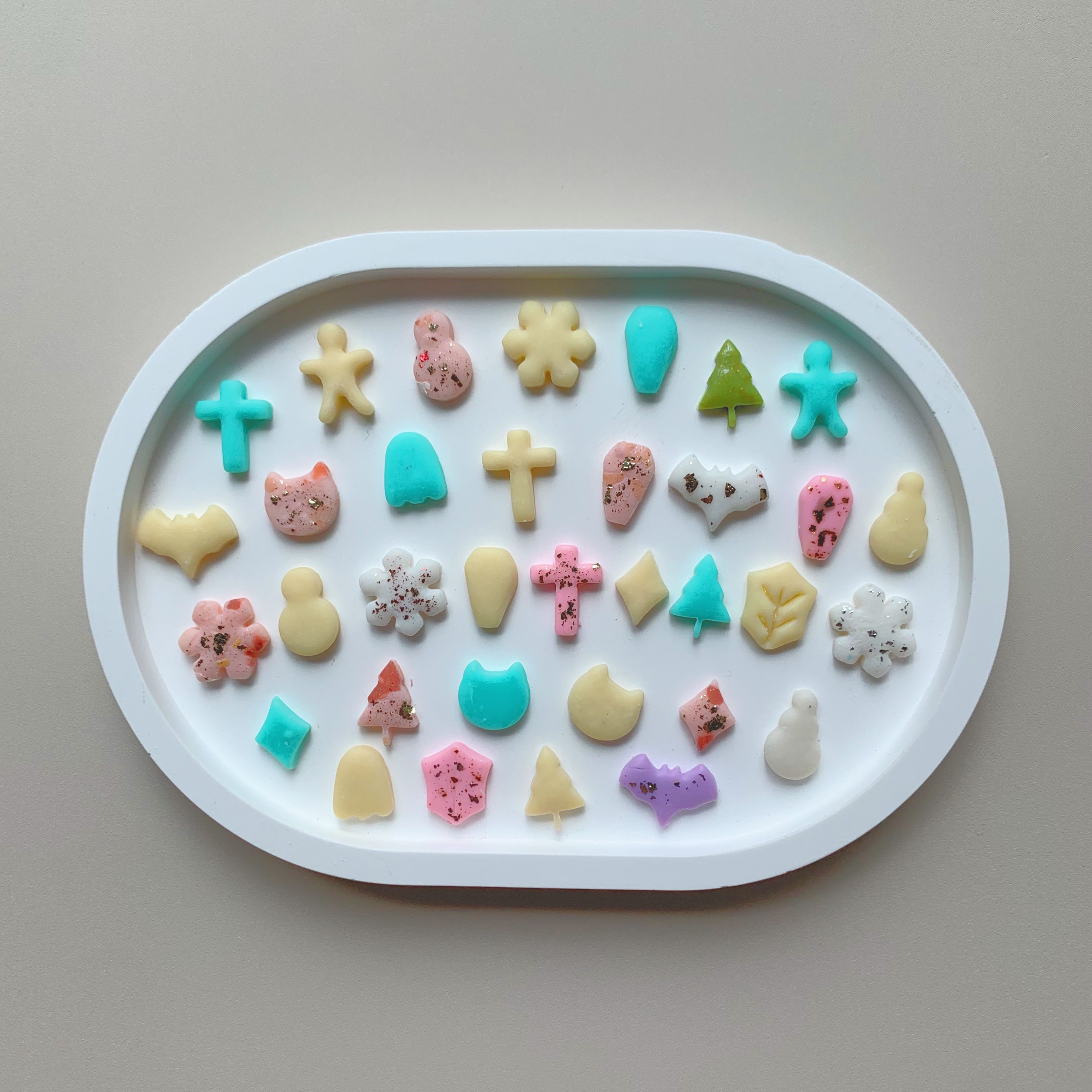 Description Picture 4 of itemChristmas Halloween Theme Snowman/Bat/Tree Shape Mini Polymer Clay Cutters Clay Cutting Mold For DIY Earrings Jewelry Decoration