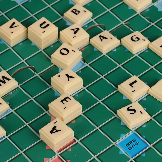 Scrabble Original Jogo de Tabuleiro Família Crianças Adultos Brinquedos  Educativos Jogo de Quebra-Cabeça (Idade Mínima: 4-12 anos)