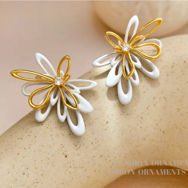 2023 New Ladies 925 Silver Earrings Color Flower Earrings Peach