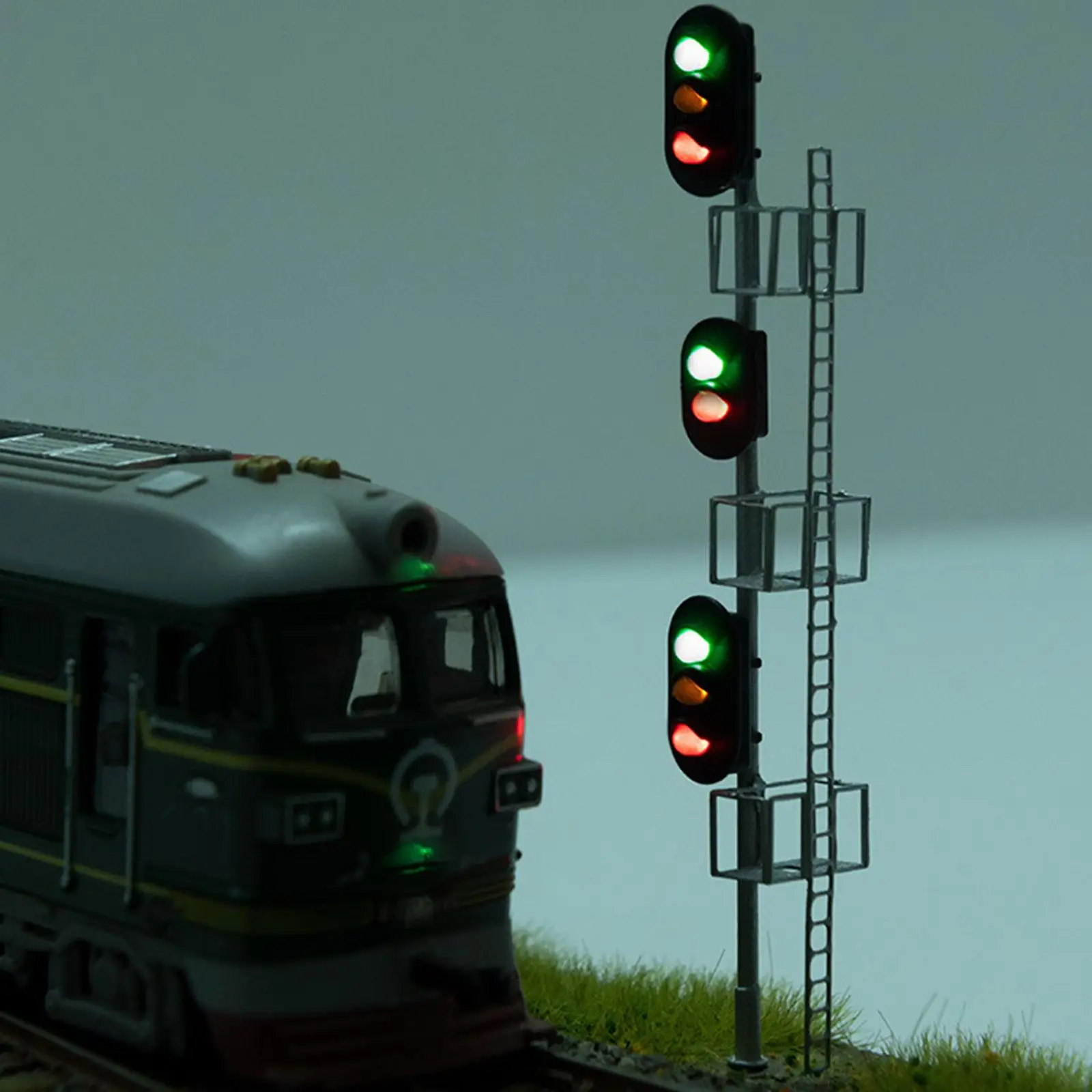 1/87 Railroad Train Traffic Lights Red /Green /Yellow LEDs for Train Railway Building Model Kit Fairy Garden Layout Scale