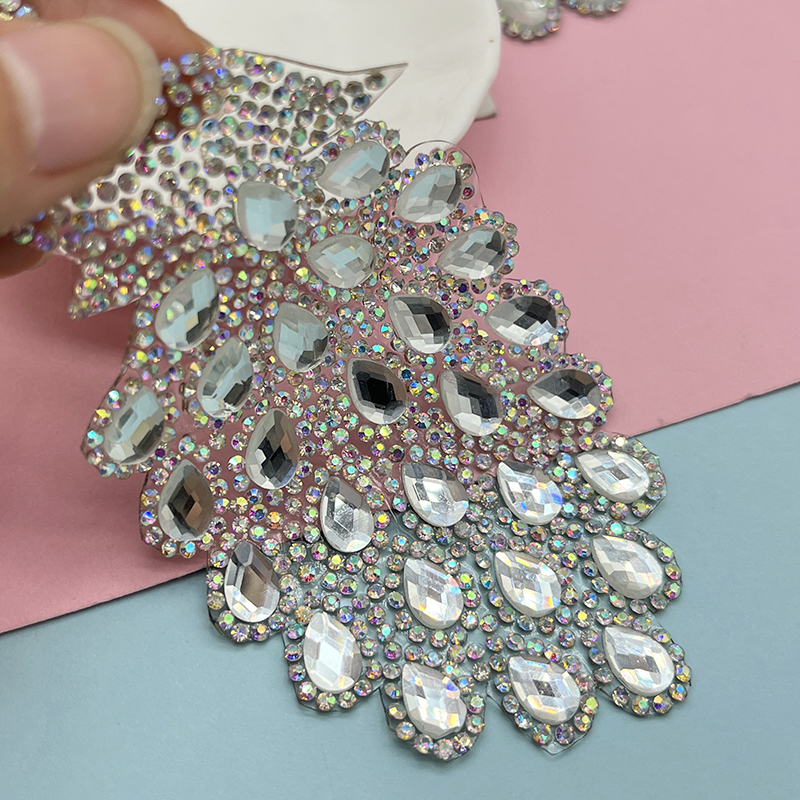 Description Picture 5 of item2pcs/lot 4CM Sparkling Rhinestone Flower Peacock Pattern Clothes Patches Fashion Sequined DIY Appliques Bling Iron On