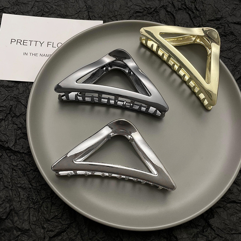 Punk Metall Gold Silber schwarz Haar Zubehör Krallen clips für Frauen Modeschmuck geometrische Dreieck fangen Krabben Kiefer Kopf bedeckung – Detail 4