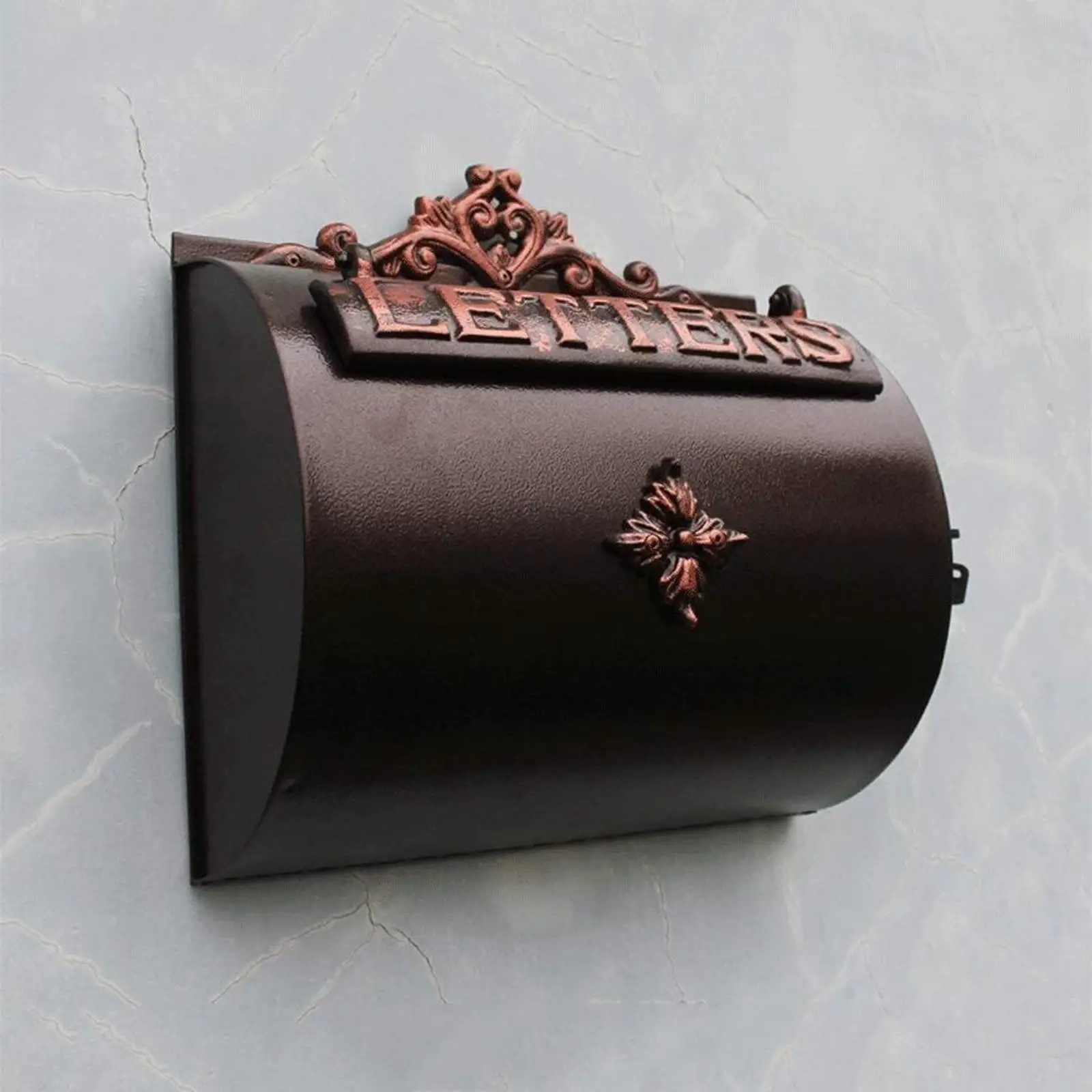 Metal Wall Mounted Mailbox Home Postbox with Key Lock Decorative Lock Mailbox Pastoral Retro Letter Box