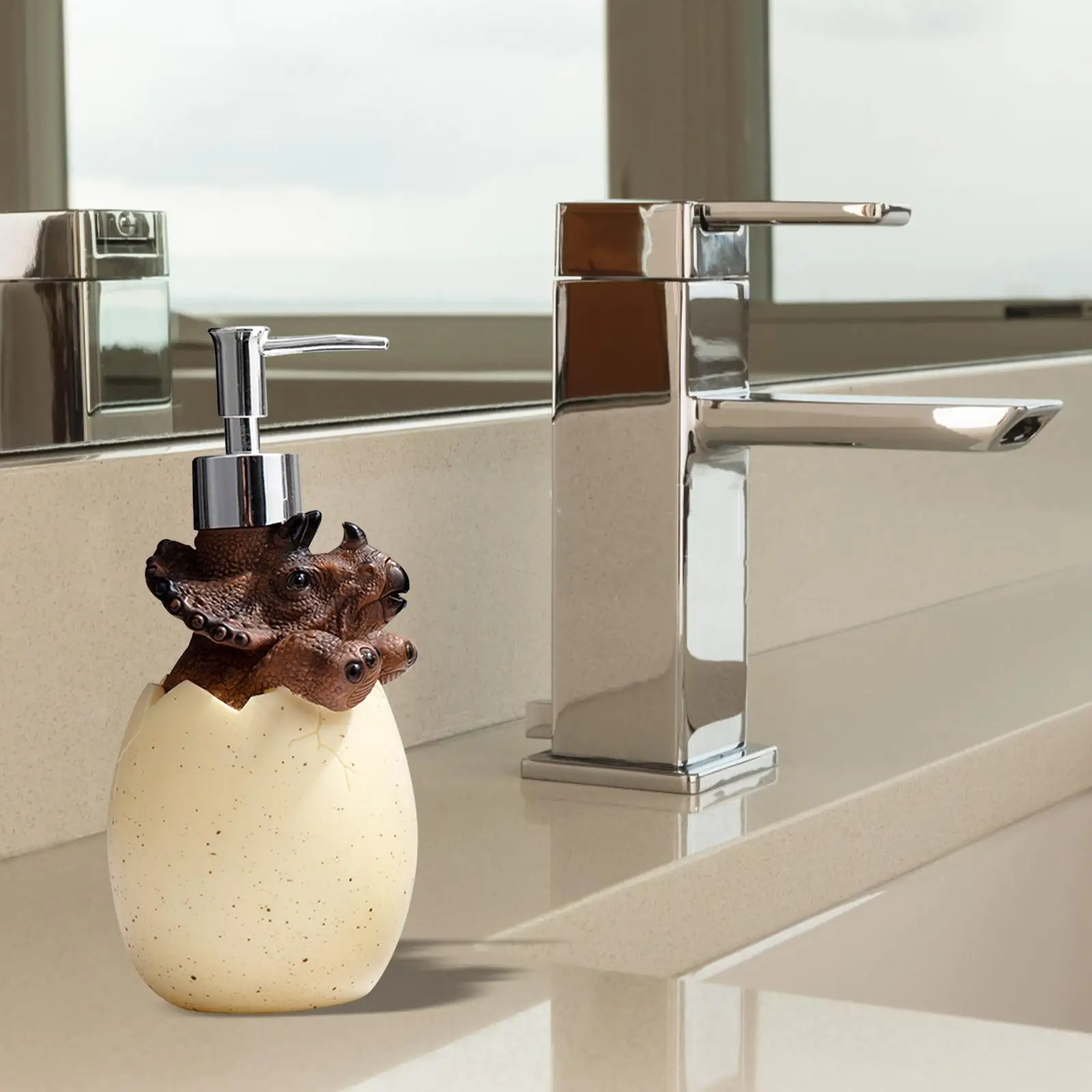 Cute Animal Soap Dispenser, 560ml Bath Accessory Refillable for Bathroom Decoration