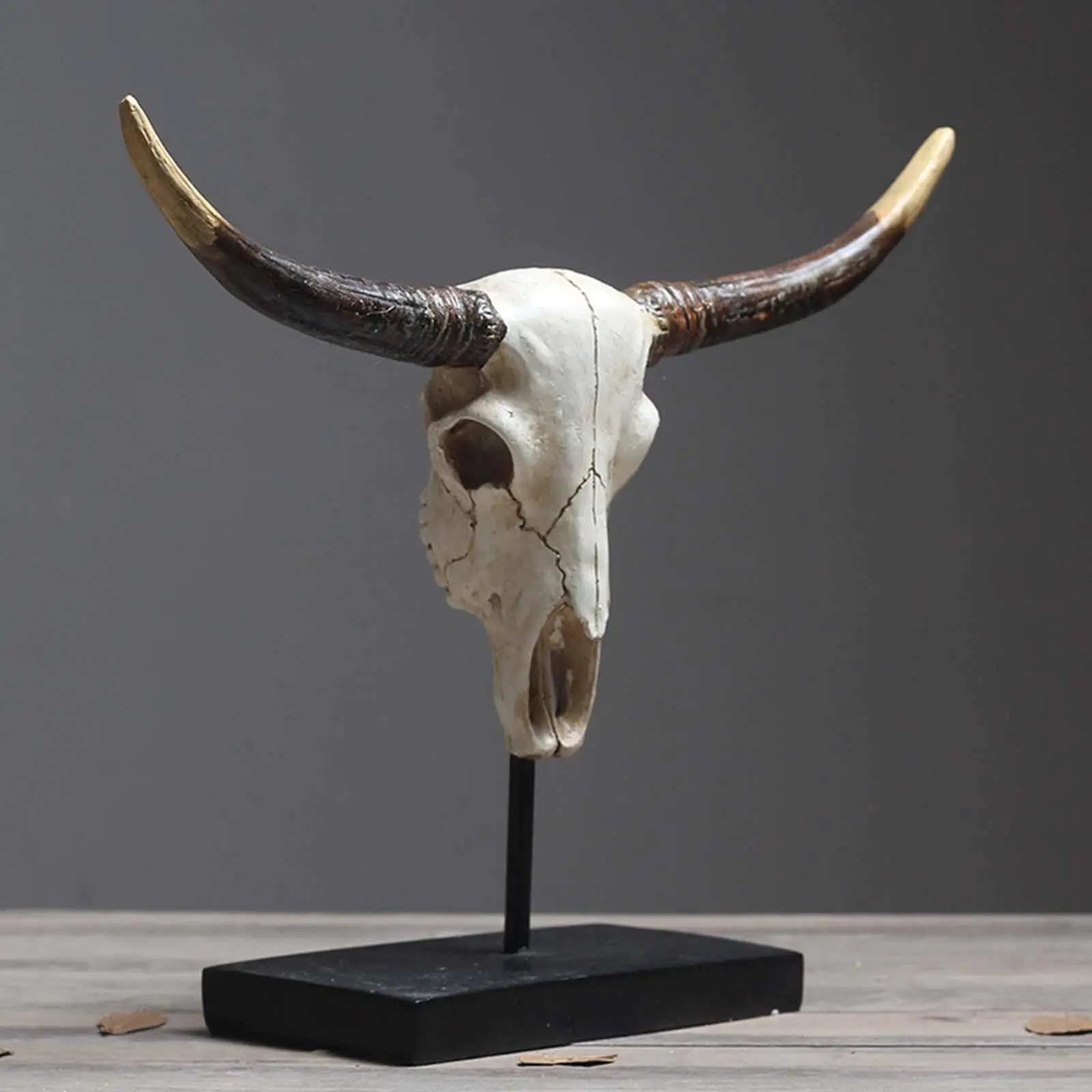 Rustic Bull Skull Sculpture Polyresin Modern Skull Hanging for Restaurant Festival