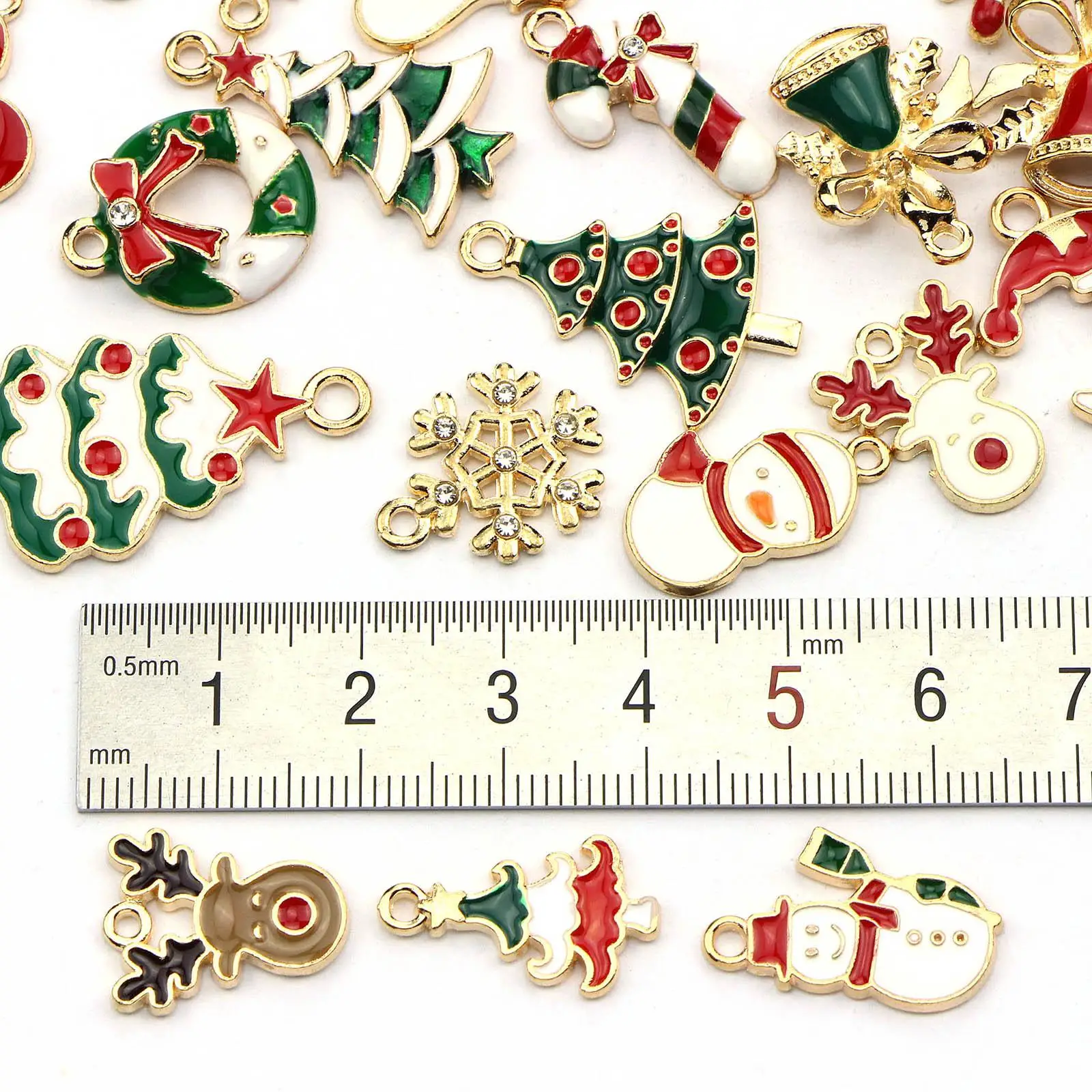 45 Pieces Santa Claus Pendants Reindeer Pendants Snowman for Gift