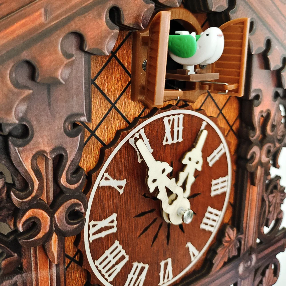 Wooden cuckoo bird wall clock simple cuckoo clock alarm clock creative decoration vintage clock