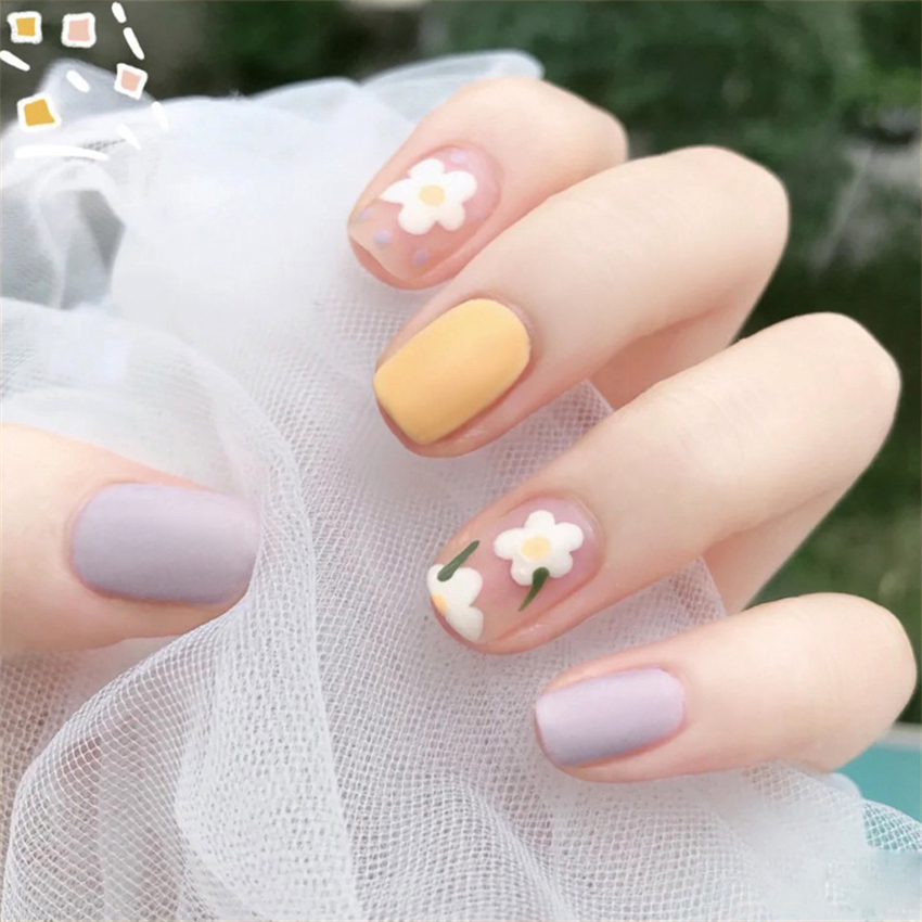 Best of 24Pcs / Lot White Small Flower Short Fake Nail Cute Fresh Girls Full Cover Acrylic Press On Nails Removable Wearing Fake Nails Art Reviews & Tips