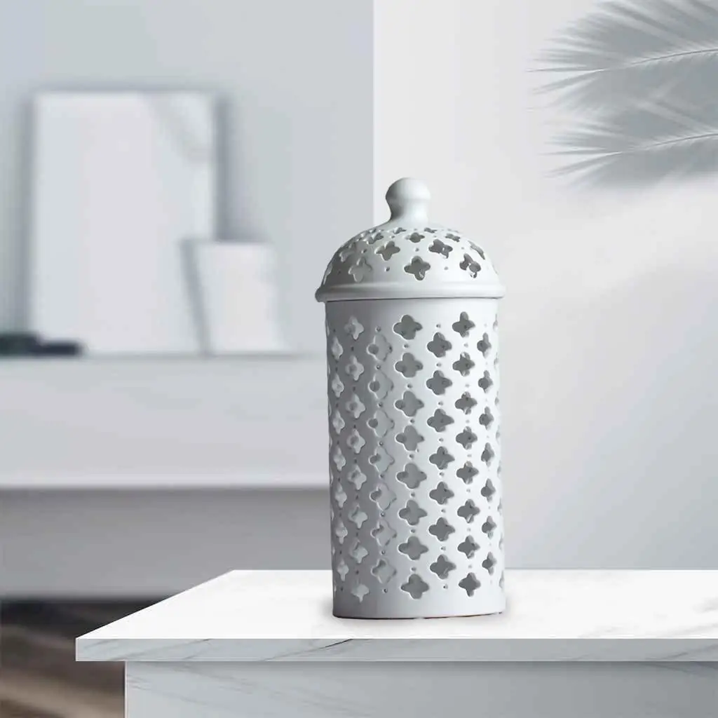 White Ceramic Ginger Jar with Lid Retro Modern Light Luxury Jar Handicraft Home Decoration