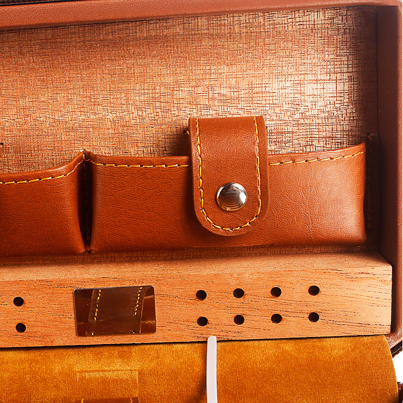 Description Picture 4 of itemCigar Case Cedar Wood Humidor Portable Travel Cigar Case Smoking Accessories